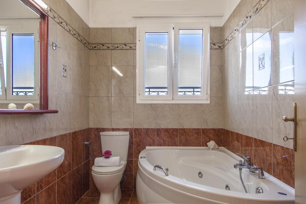 Apolpaina L Apartments Bagian luar foto